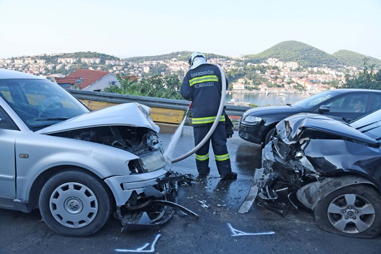 Teški frontalni sudar u Dubrovniku, više ozlijeđenih